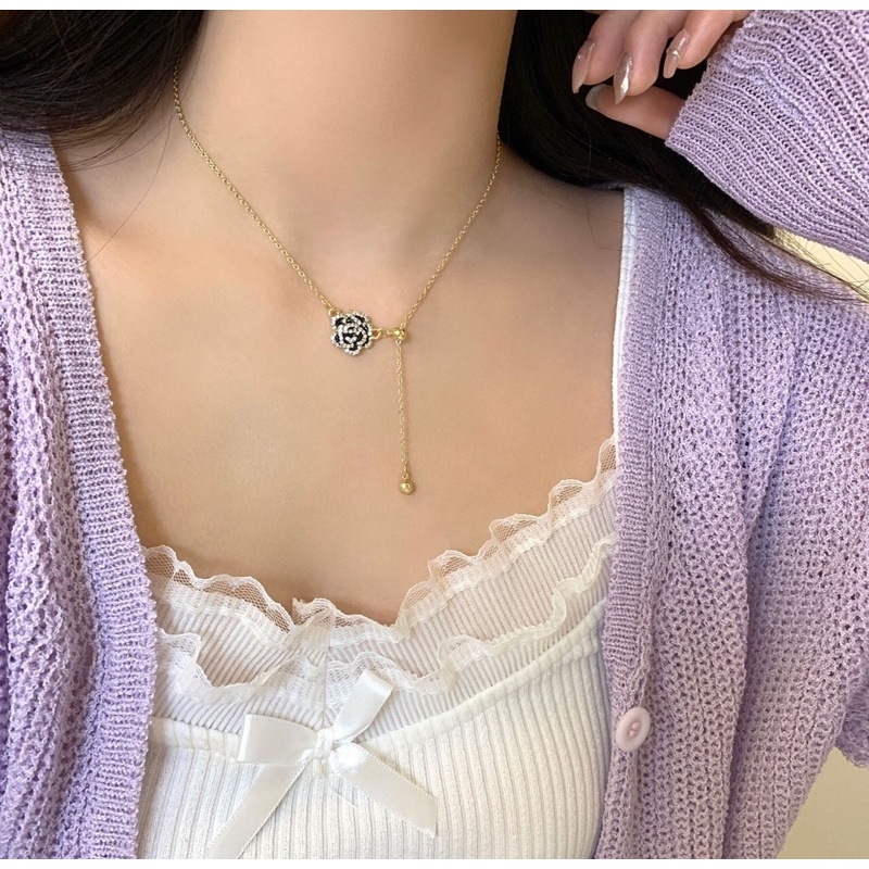 Dây chuyền nữ mặt hoa trà sang chảnh V11