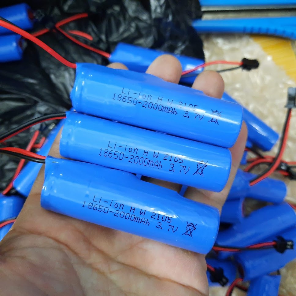 Pin sạc 18650 3.7v 2000mah cho xe mô hình điều khiển cổng SM