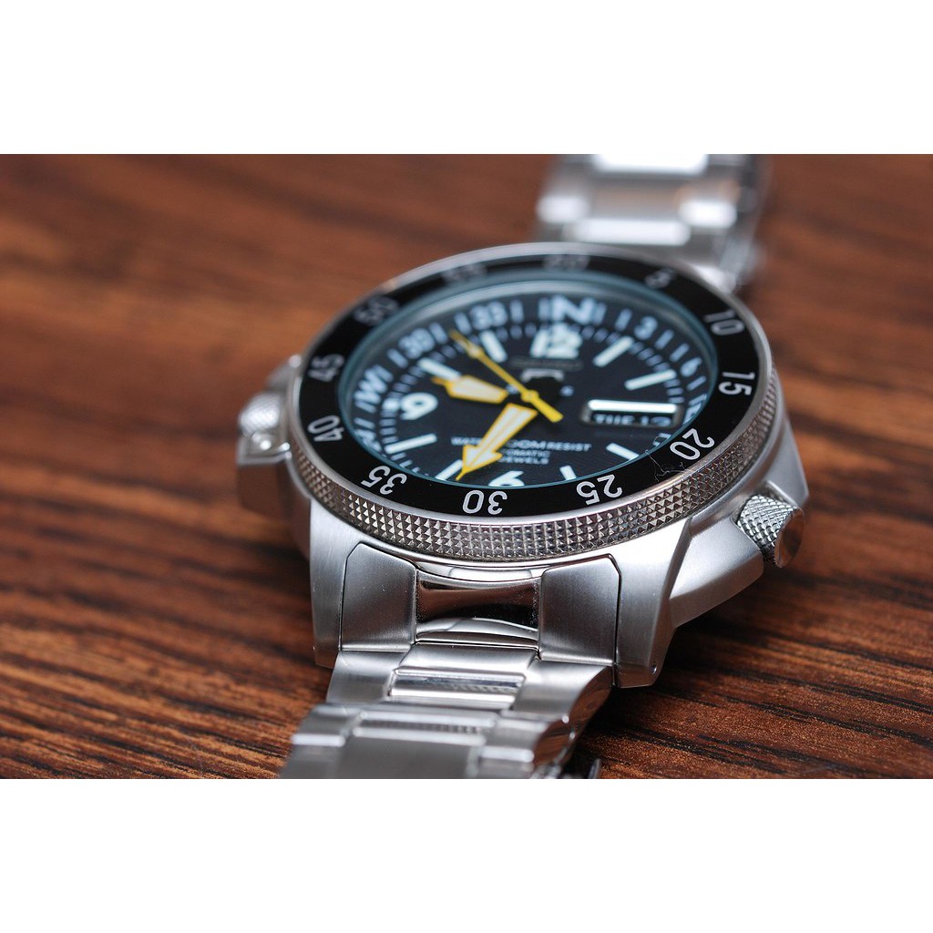 Đồng hồ nam Seiko Diver Automatic Map SKZ211K1