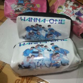 Hộp bút WANNA-ONE( tặng 1 móc khóa khi mua )