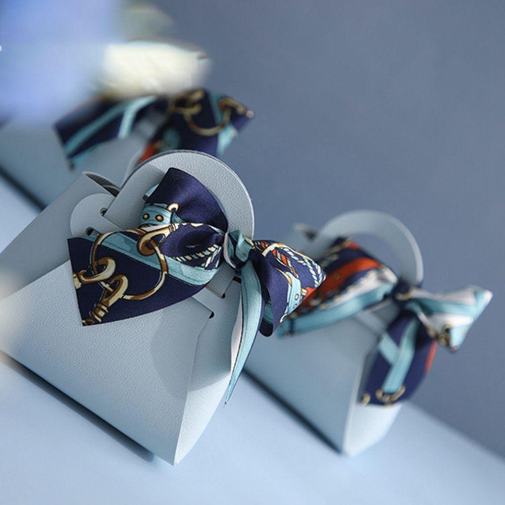 LLOYD Bộ 5 Hộp Quà Tặng Bánh Quy + Nơ Cầm Tay Sáng Tạo Mới