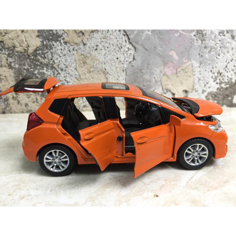 Mô hình xe ô tô Honda FiT 2019 1:32