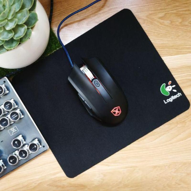 Tấm lót chuột không dây và có dây logitech