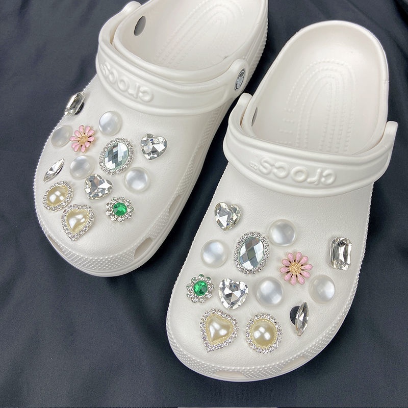 Hạt Charm Hình Giày croc Đính Kim Cương Ngọc Trai Quyến Rũ Cho Nam Nữ