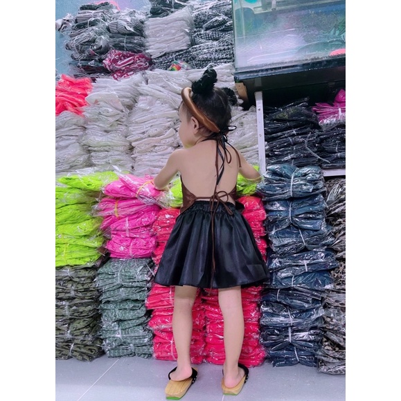 Yếm Lụa 2 Màu Đỏ Nâu Kèm Mấn Cho Bé