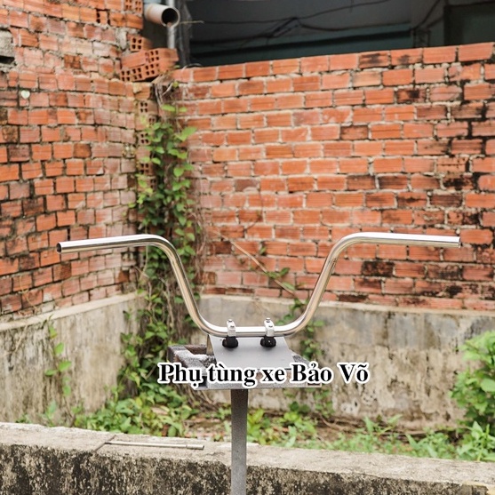 Ghi đông xe máy độ phong cách Bobber Dyna