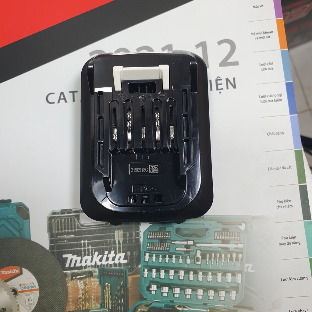 Pin Makita Lithium-ion 12V Max-1.5Ah BL101