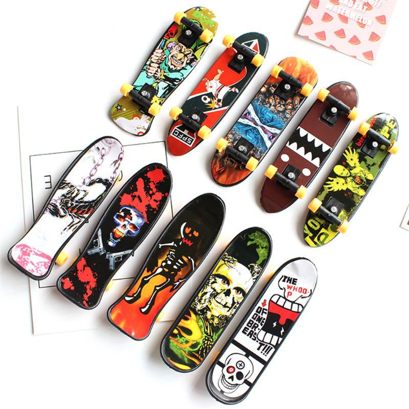 VONL Cool Skull FingerBoard Mini Skateboard Kid Toy Party Favor Gift