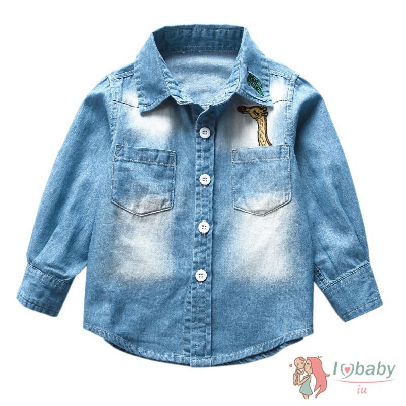 Áo khoác denim dài tay phối nút hình hươu cao cổ cho bé