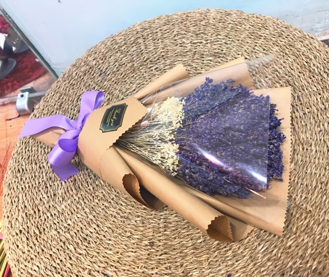 Bó hoa lavender thuần chủng gói đẹp