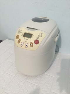 Máy làm bánh mỳ tự động