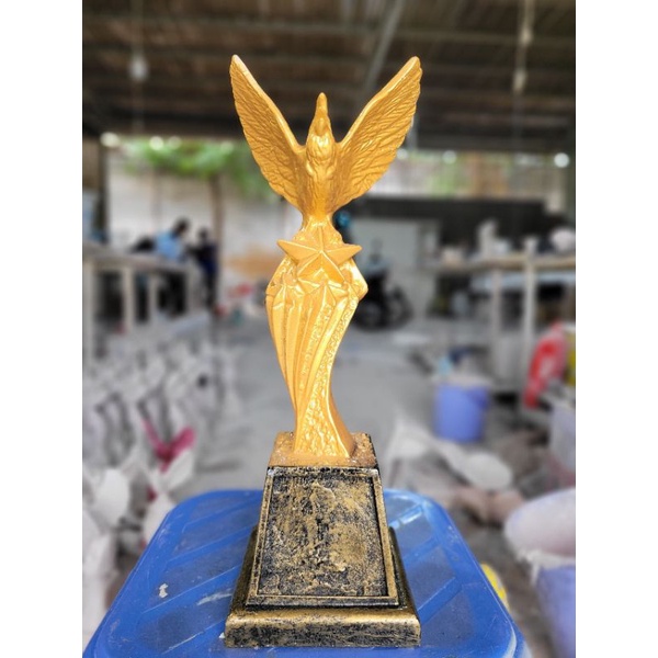 CÚP CHIM CHÀO MÀO