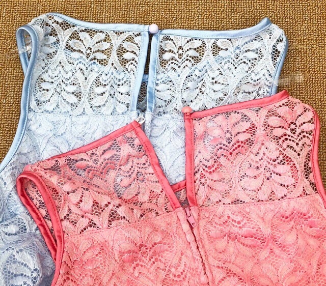 Đầm ren SPEECHLES dư xịn cho bé