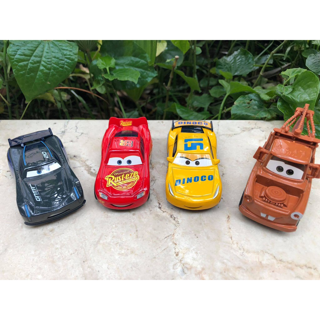 Bộ 4 xe ô tô sắt Lightning Mcqueen