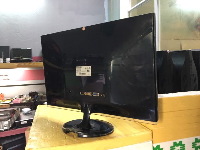 Màn hình led 24 inch phun cổng , lcd 24 led phun cổng kết nối 24lh | BigBuy360 - bigbuy360.vn