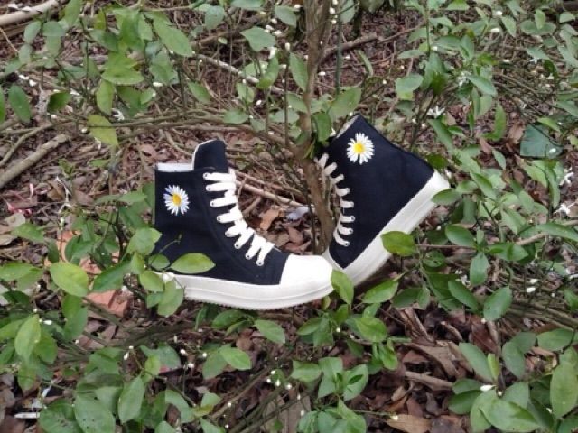 (XẢ KHO) Giầy nữ sneaker r-o hoa cúc trắng đế thơm