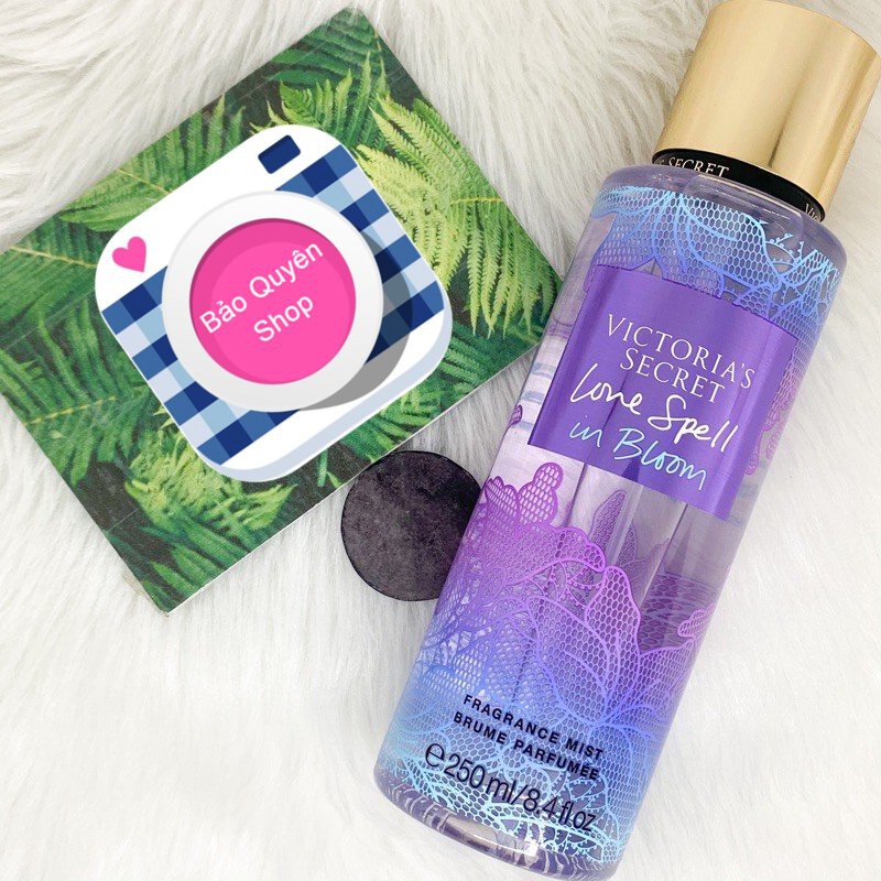 Xịt thơm toàn thân tông nước hoa Victoria's Secret - Love Spell In Bloom - Fragrance Mist 250mL