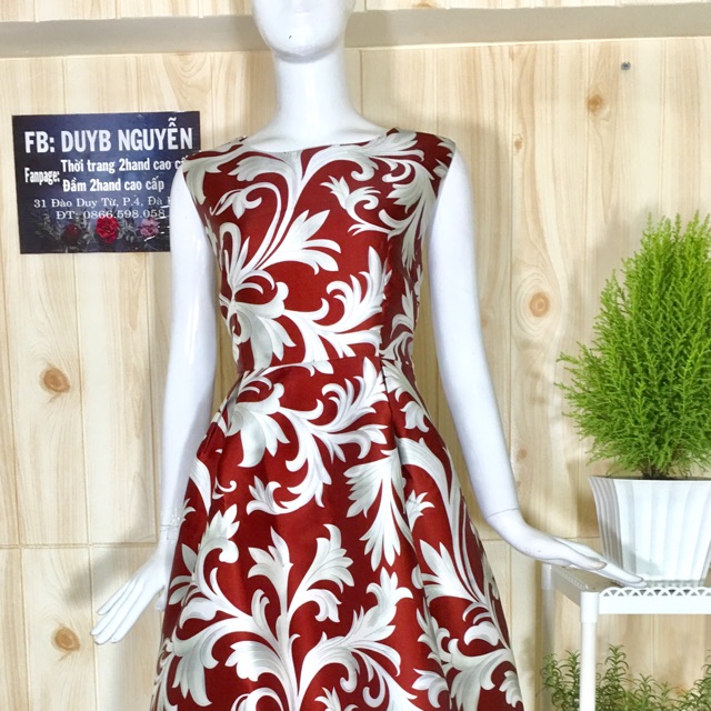Đầm xoè đỏ