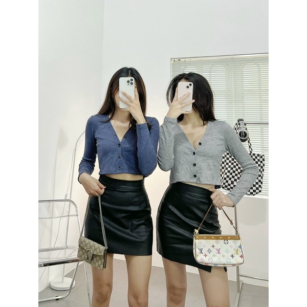 Bonie Top  Áo croptop ba nút khâu nhỏ