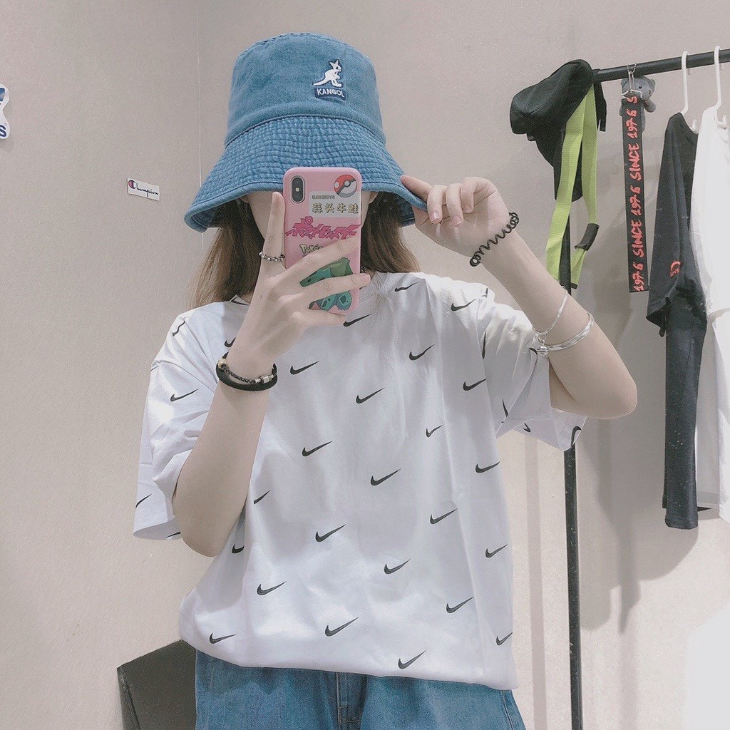 Áo Thun Nike Swoosh Chất Liệu Cotton Hàng Chính Hãng - 2 Màu Đen + Trắng - Đủ Size Nam Nữ Hot Trend Unisex X.Store 003