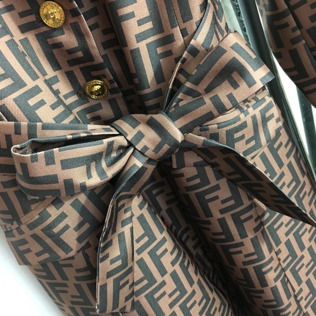 Áo khoác trench coat nữ thời trang cao cấp Fendi FD x Versace họa tiết Oblique