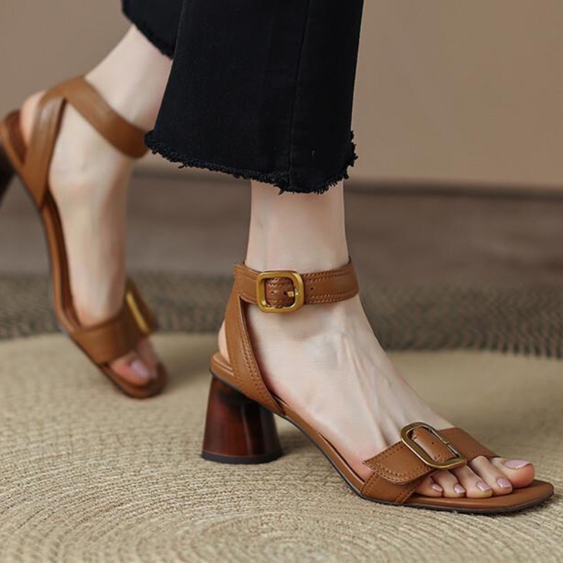 Giày Sandal Cao Gót Hở Ngón Đế Phẳng Dây Quai Ngang Phong Cách Retro Mới Dễ Phối Đồ Dành Cho Bạn Nữ