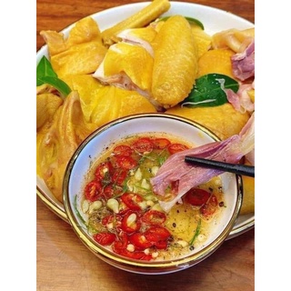 Gà ủ muối nguyên con