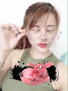 KÍNH TRONG SUỐT THỜI TRANG