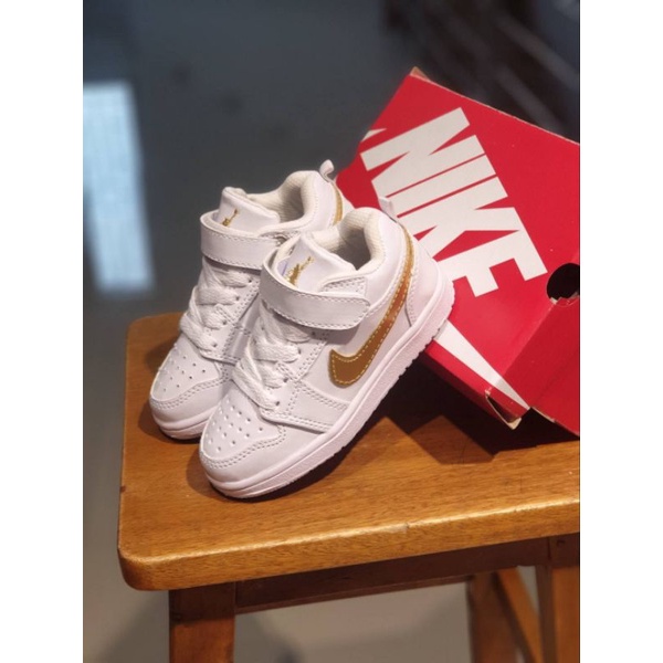 Giày Thể Thao Nike JORDAN Màu Trắng Vàng Nhập Khẩu Từ Việt Nam