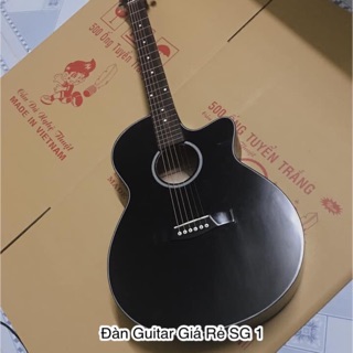 Đàn guitar acoustic màu đen