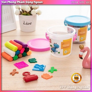 Đất Nặn nhiều màu DELi 12/24 màu Hộp nhựa chất liệu bột mỳ)