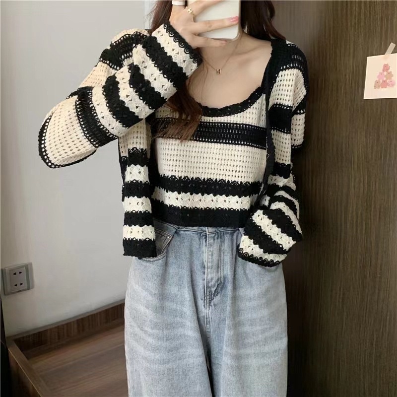 set áo 2 dây len kèm áo khoác ngoài dễ thương họa tiết kẻ sọc