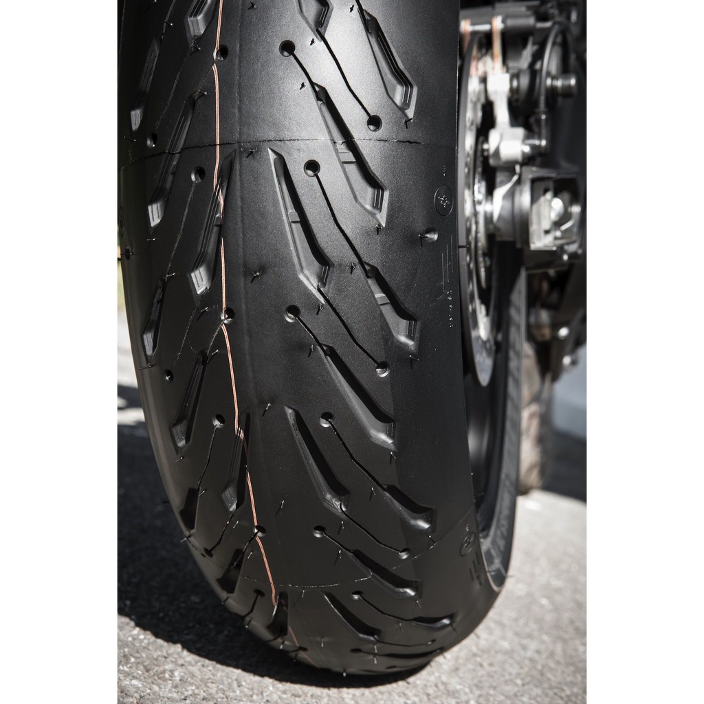 Vỏ lốp xe Michelin Road 5 cho PKL 120/70ZR17 và 190/55ZR17, vỏ ko ruột - giá 1 cái.