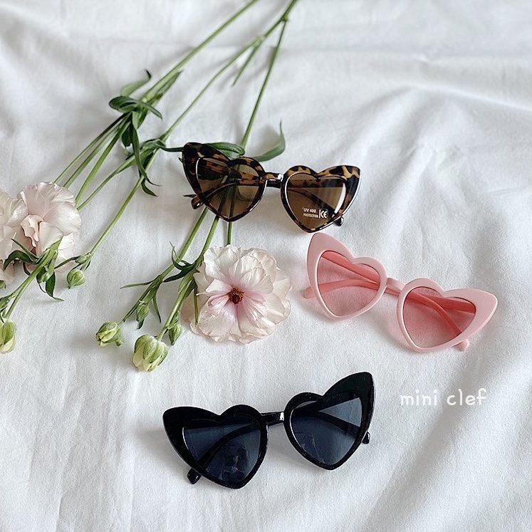 Kính mát mắt mèo gọng trái tim (chống tia UV) Hàn Quốc cho bé