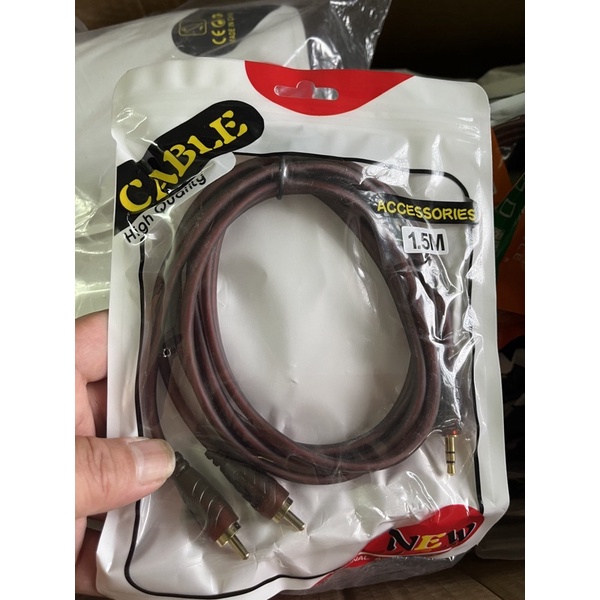 Dây Audio Jack 3.5mm ra 2 hoa sen HC màu nâu.
