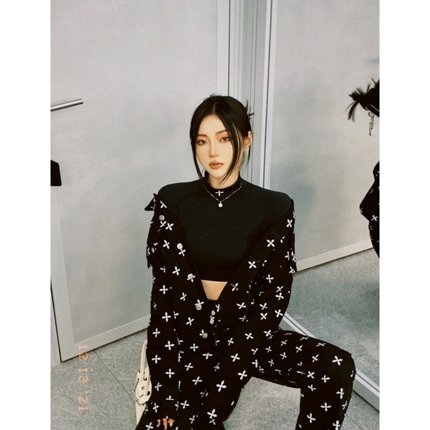 Áo khoác jeans đen hoạ tiết trắng cho nữ thương hiệu SMFK cao cấp