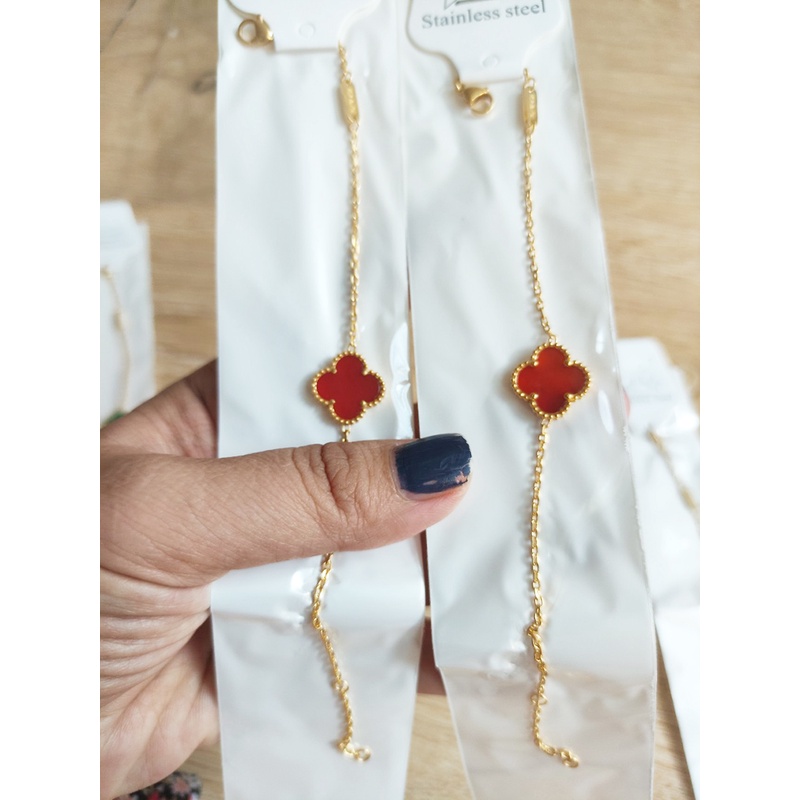 Lắc Tay Cỏ 4 Lá  Titan Ko Đen TT 4412