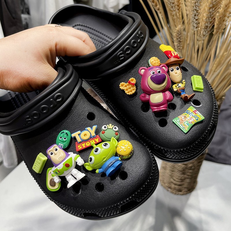 Buzz Lightyear sticker dép crocs charm crocs jibbitz để trang trí dép chữ h crocs dép lê dép tổ ong