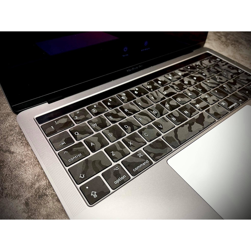 Miếng dán bàn phím MACBOOK mẫu 3M hở đèn Led hình skin decal Black Matrix Camo Nordic Electric Brush Carbon Black Đen Sh