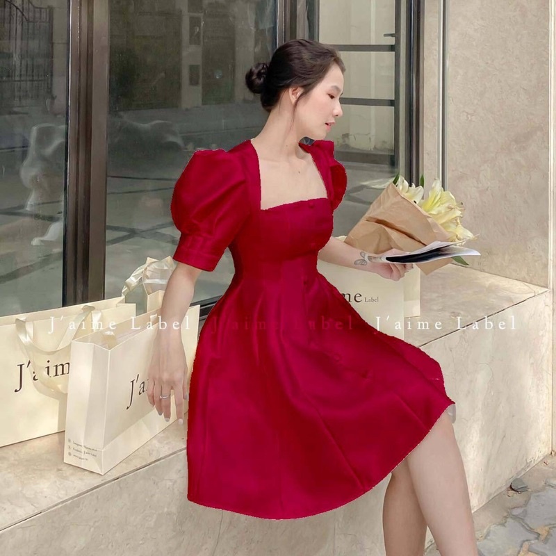 Đầm xoè cổ vuông tay bồng