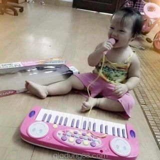 Đàn Mic về tiếp nha
. Giúp con yêu vừa học tập vừa giải trí giúp bé yêu thích thú. Sản phẩm giúp bé làm quen với các nốt
