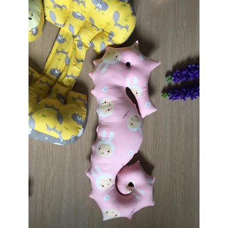 Set cá ngựa và gối nằm cho bé vải thỏ hồng