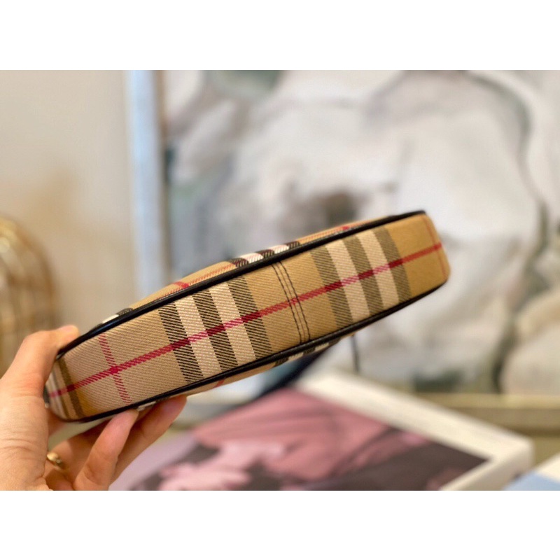 Túi đeo vai/ túi kẹp nách nữ Burberry BBR cao cấp thiết kế đơn giản sang trọng
