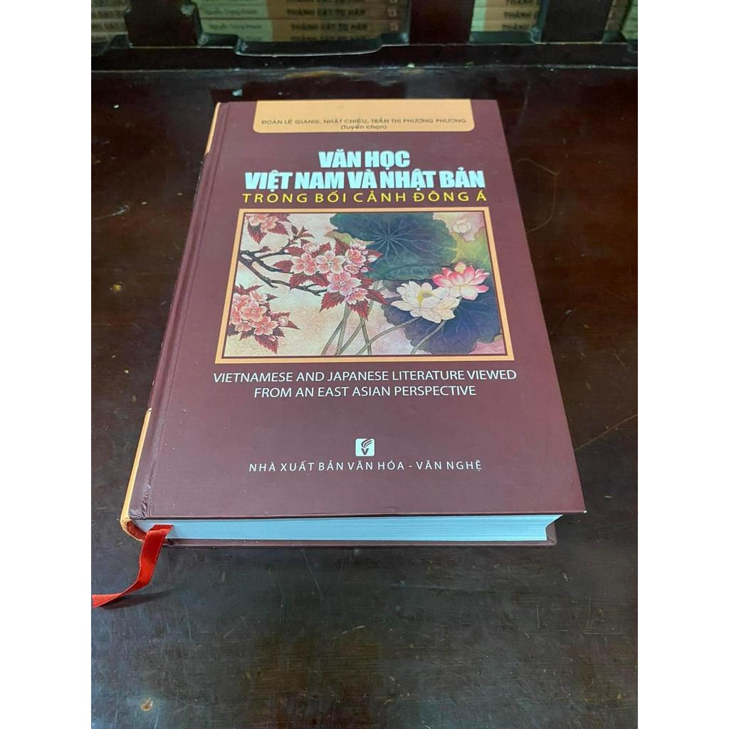Sách Văn Học Việt Nam và Nhật Bản trong Bối Cảnh Đông Á