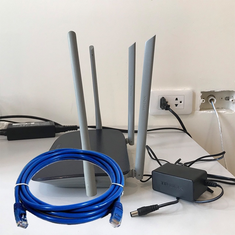 Bộ phát wifi tp link 4 râu WDR6300 - Băng tần kép AC1200, Tốc độ cao, xuyên tường tốt.