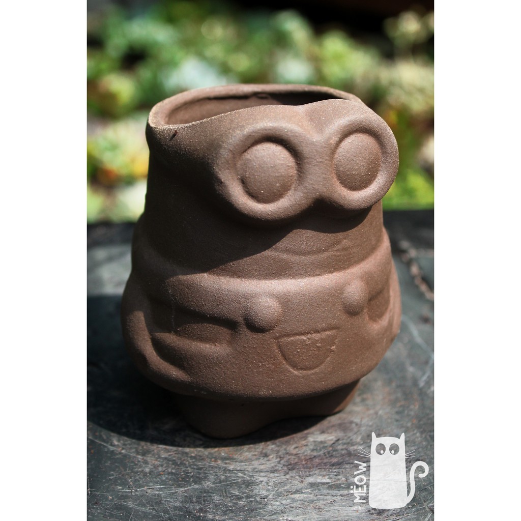 CHẬU ĐẤT NUNG MINION NHỎ ĐEN
