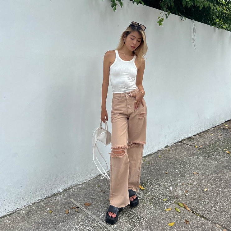 Quần jeans nữ rách gối màu kem nhạt, là min - RIPPED WIDE LEG JEANS - LATTE