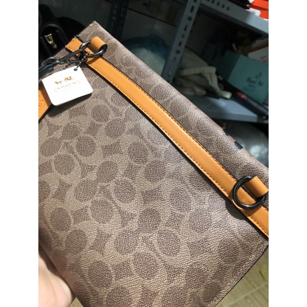 Túi coách nhà mĩm