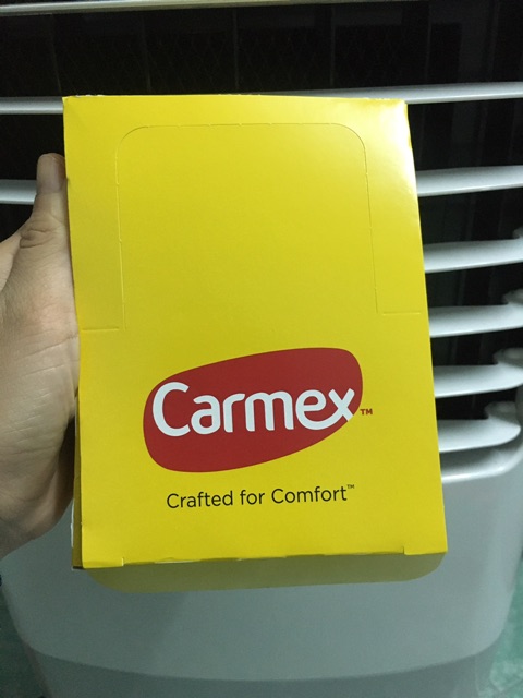 Son dưỡng môi Carmex dành cho môi nức nẻ