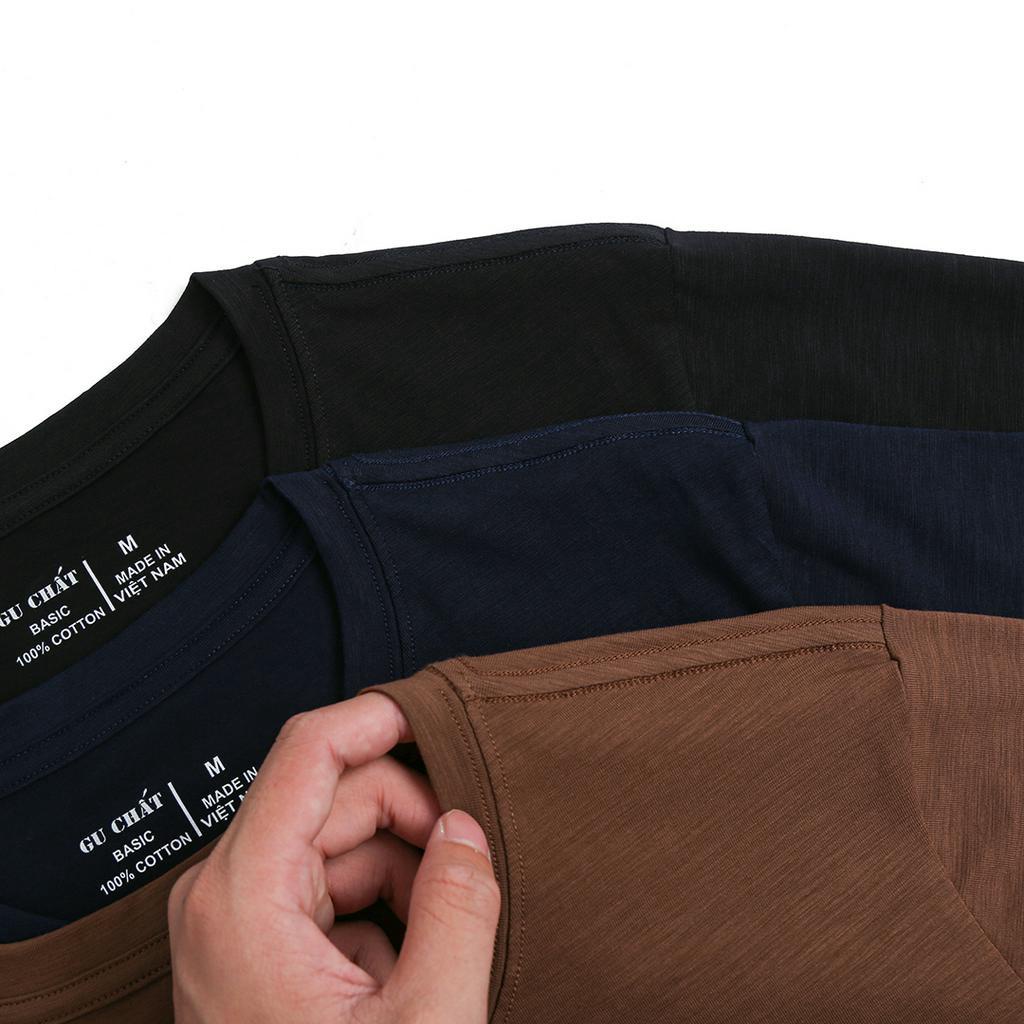Áo Thun Nam Cổ Tròn GU CHẤT, Phối Sọc Chéo Trước Ngực, Vải Cotton Co Giãn, Dày Dặn, Form Regular Fit GUTN19